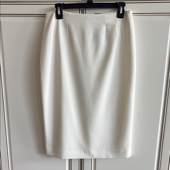 Kasper Dresses & Skirts - NWT Kasper Vanilla Pencil Skirt Knee-Length